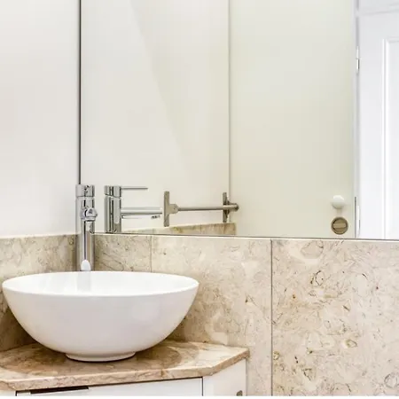 Luxurious 1 Bedroom In Downtown Apartmán *
