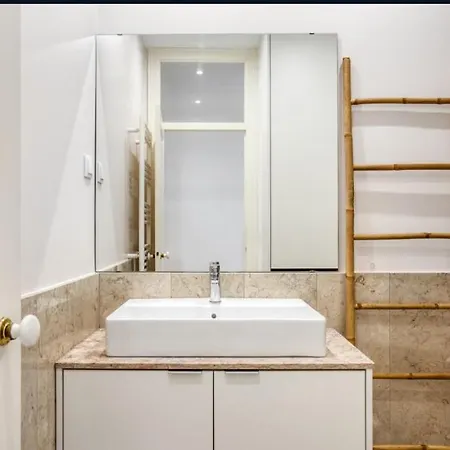 Luxurious 1 Bedroom In Downtown Lizbona